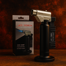 Газовая горелка JET.TORCH 703 с пьезоподжигом и регулировкой пламени, турбо-зажигалка на подставке