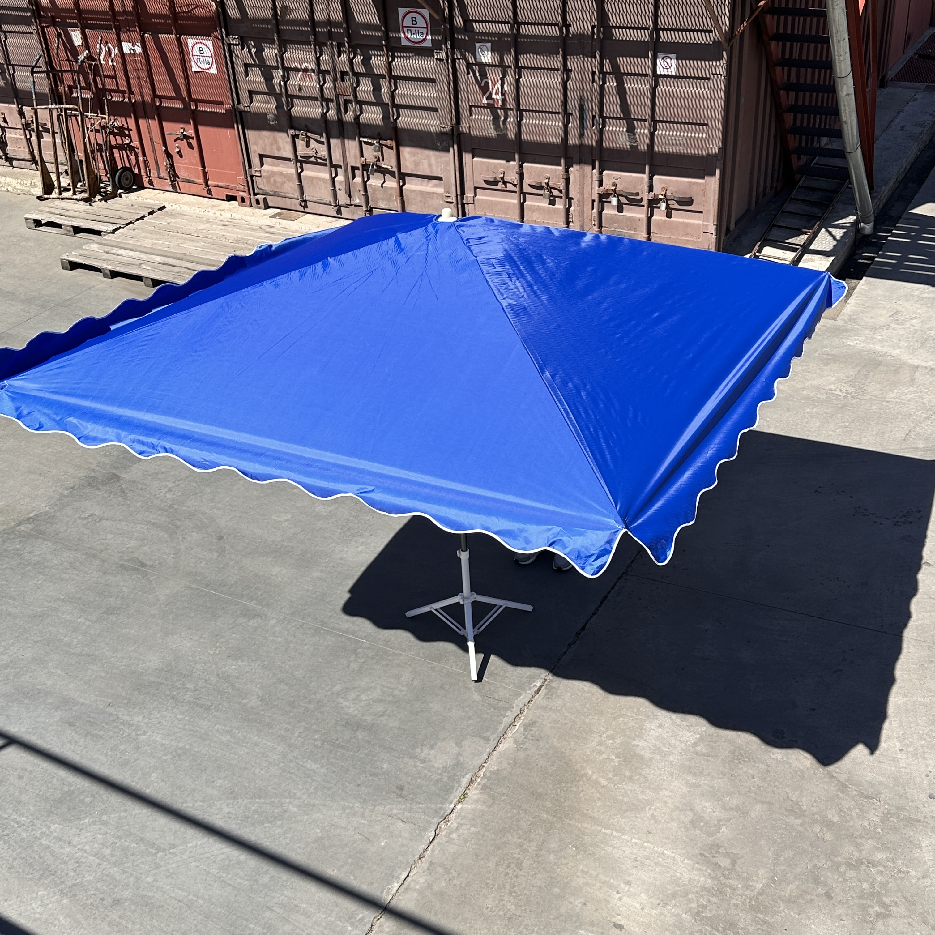 Торговий зонт Mario Umbrella 3.3×3.3 м, 4 металеві спиці, нейлон з УФ-захистом, Італія