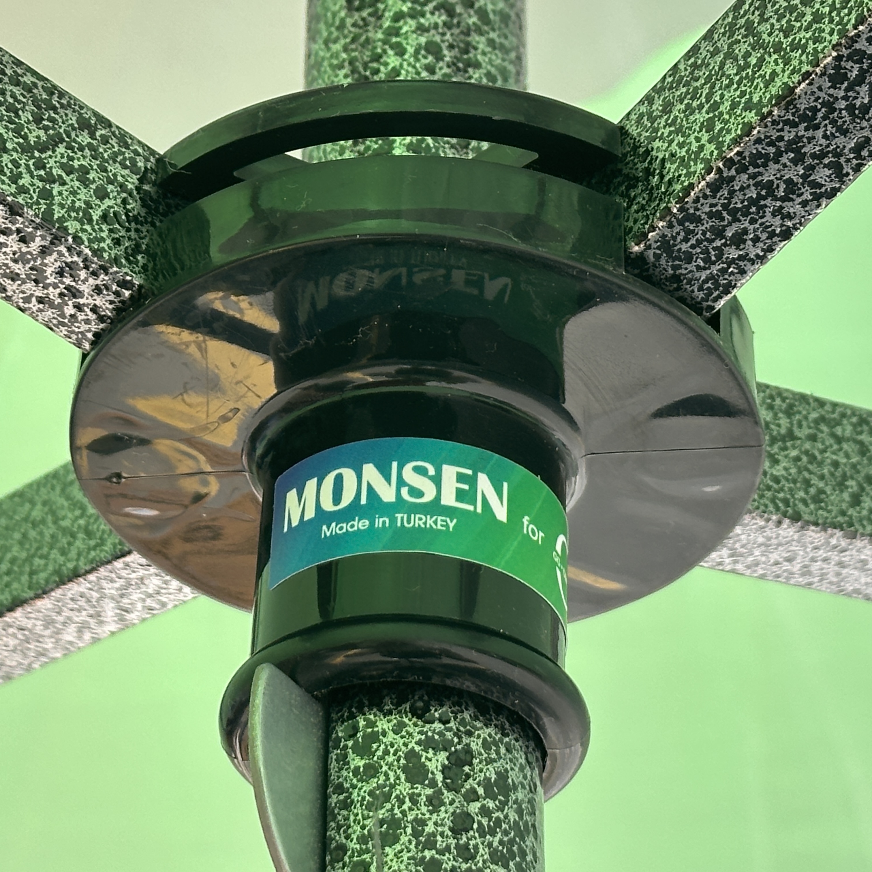 Зонт Monsen 2.5×2.5 м Турция с ветровым клапаном, UV-защитой и регулировкой высоты (стандарт)