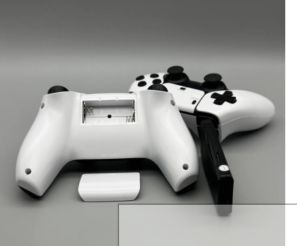 Беспроводная игровая консоль GAME STICK 4K Ultra HD M8 PRO + 2 геймпада (до 2000 игр)