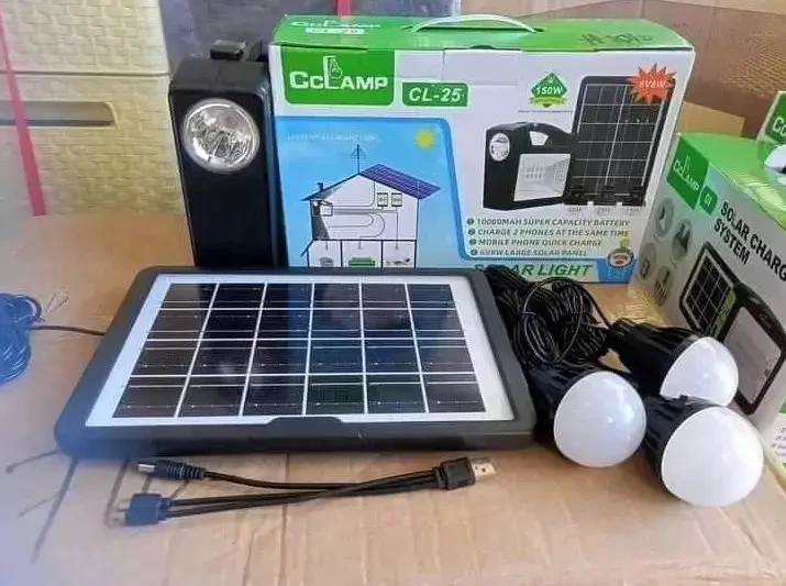 Ліхтар кемпінговий CCLAMP CL-25 акумуляторний із сонячною панеллю 6V 8W, Power Bank та 3 світлодіодними лампами